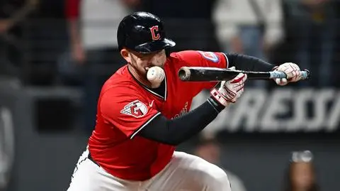 Boli od samego patrzenia. Atomowy cios prosto w twarz 