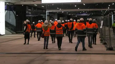 Warszawa, 16.12.2024. Spacer techniczny po nowym budynku dworca Warszawa Zachodnia i przejściu podziemnym, zorganizowany przez PKP PLK S.A.