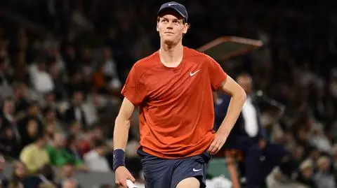 Sinner zawieszony. Dołączył do długiej listy