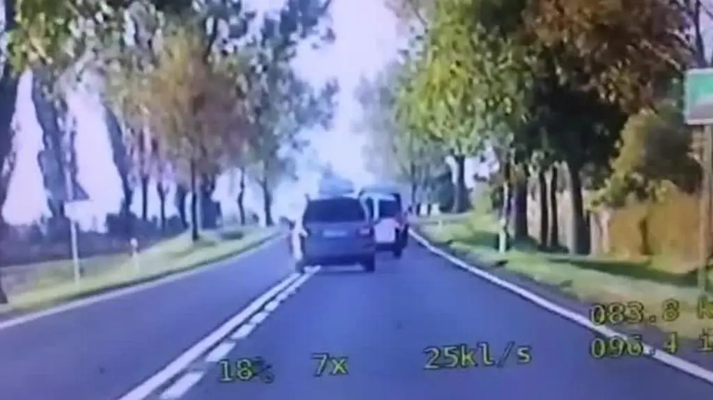 Kierowca nieprawidłowo wyprzedzał, został zatrzymany