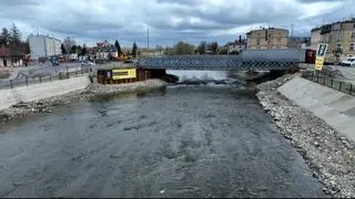 Na razie mieszkańcy Głuchołaz korzystają z mostu tymczasowego