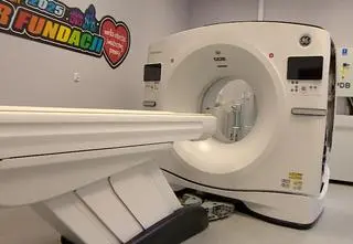 Powódź zniszczyła pracownię tomograficzną. WOŚP dała nowy sprzęt, "dokładniejszy i szybszy"