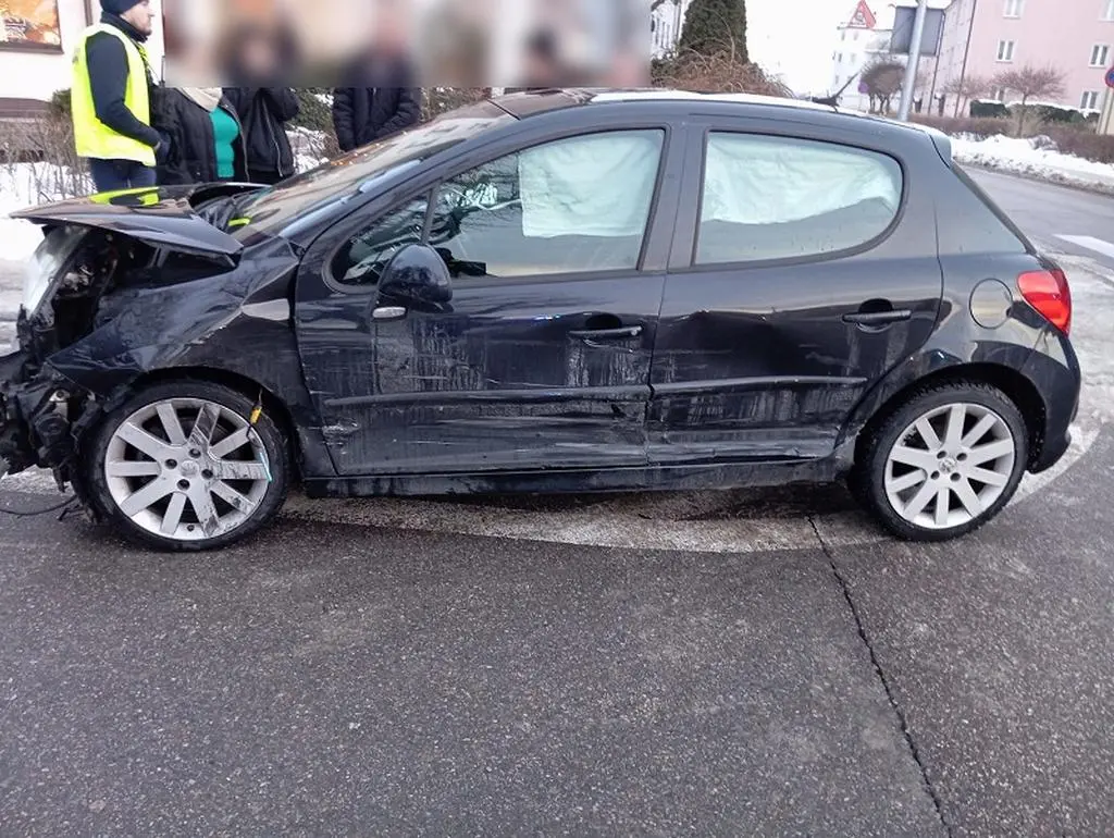 Kierowca Peugota zdał prawo jazdy kilka godzin wcześniej