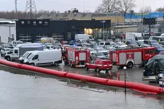 Przekroczenie stanu alarmowego na rzece Elbląg w Elblągu