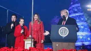 Dean Cain w towarzystwie Melanii i Donalda Trumpów w Waszyngtonie (2017). 
