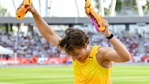 Bije rekord tylko o centymetr, z premedytacją