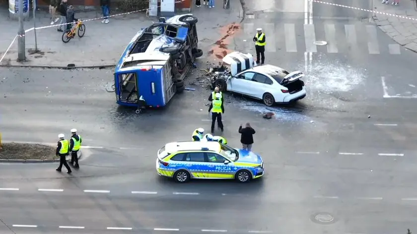Marki. Autobus na boku, ranni | TVN Warszawa