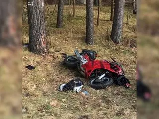 Motocyklista uderzył w drzewo 
