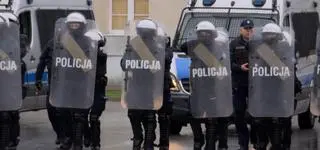 "Szturmem do policji". Dla kogo siedem tysięcy na rękę?