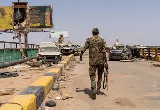 Zgromadzili się na pogrzebie, nadleciały drony. Nie żyje kilkadziesiąt osób