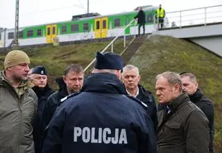 "Bezprecedensowy akt dywersji". Tusk: dopadniemy ich 