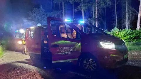 Nocne poszukiwania mężczyzny, który zgubił się w lesie