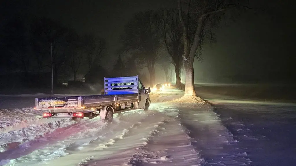 Samochody utknęły na drodze