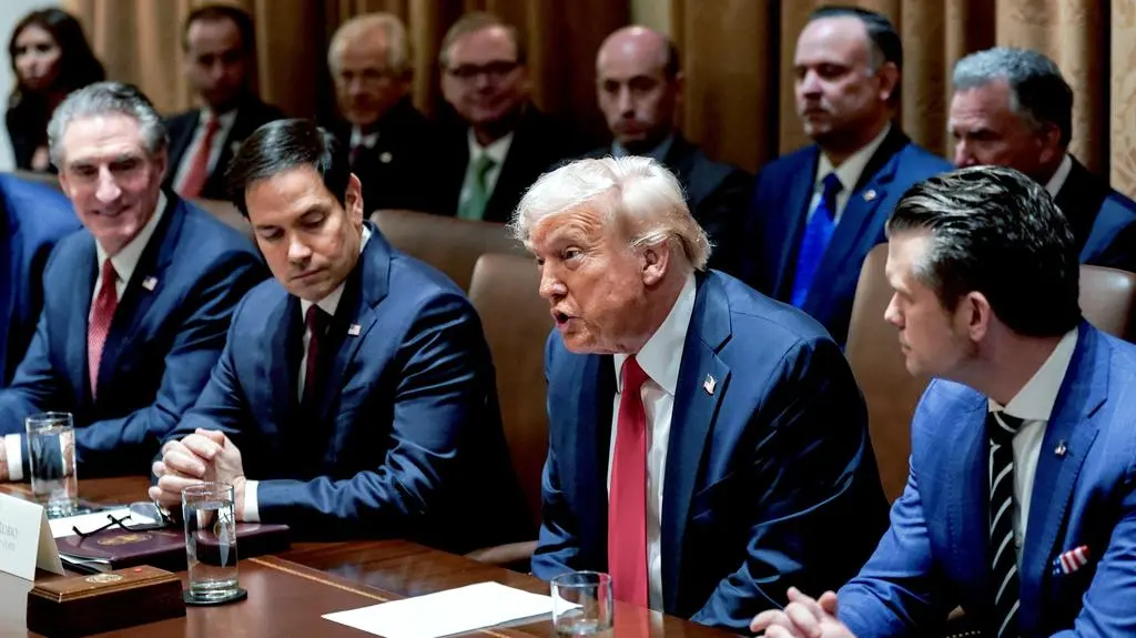 Donlad Trump na posiedzeniu gabinetu 
