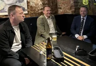 Jak doszło do piwa z Mentzenem? Wiadomo coraz więcej