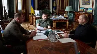 Wołodymyr Zełenski podczas spotkania z Rustemem Umierowem i Andrijem Jermakiem