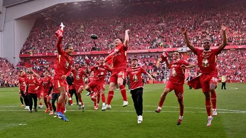 Feta w końcu z kibicami. Na ten moment Liverpool czekał 35 lat