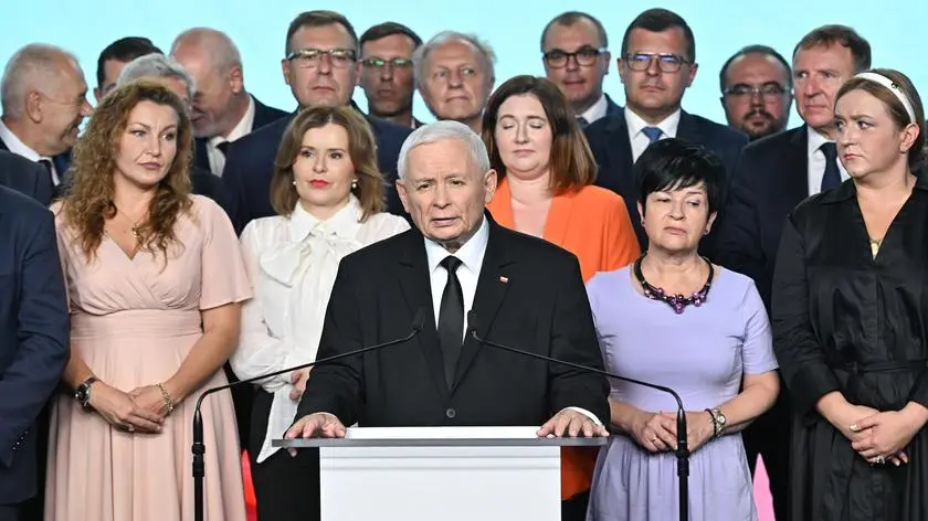 Mieli "wspierać partię finansowo". Kto ile wpłacił? Mamy rejestry PiS