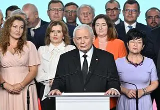 Mieli "wspierać partię finansowo". Kto ile wpłacił? Mamy rejestry PiS