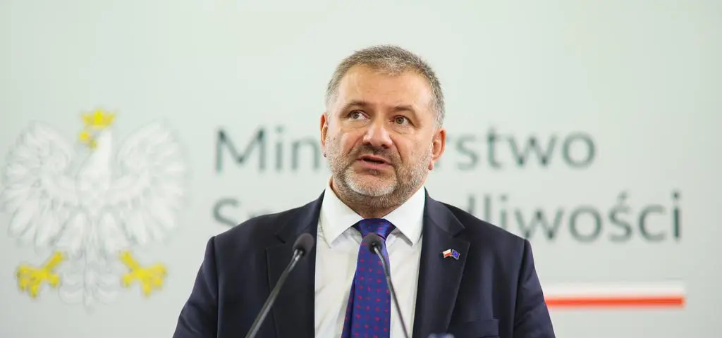 Minister Żurek: budowano w Polsce system autorytarny 