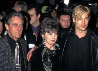 Brad Pitt z rodzicami w 1997 roku