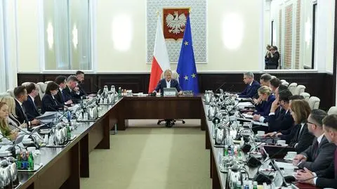 Wotum zaufania dla rządu. Po co? "Można przeliczyć szable"