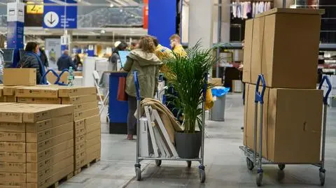 sklep market ikea shutterstock_1879600375_1