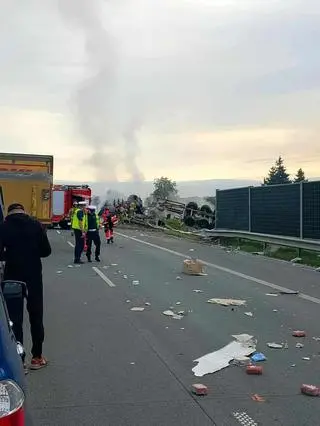 Ciężarówka stanęła w ogniu na S5