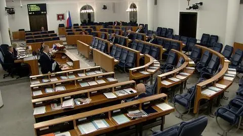 Polish Senate backs bill making assets of politicians families transparent