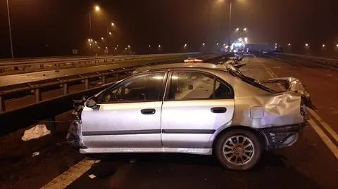 Zderzenie auta osobowego z ciężarowym w Mierzęcicach