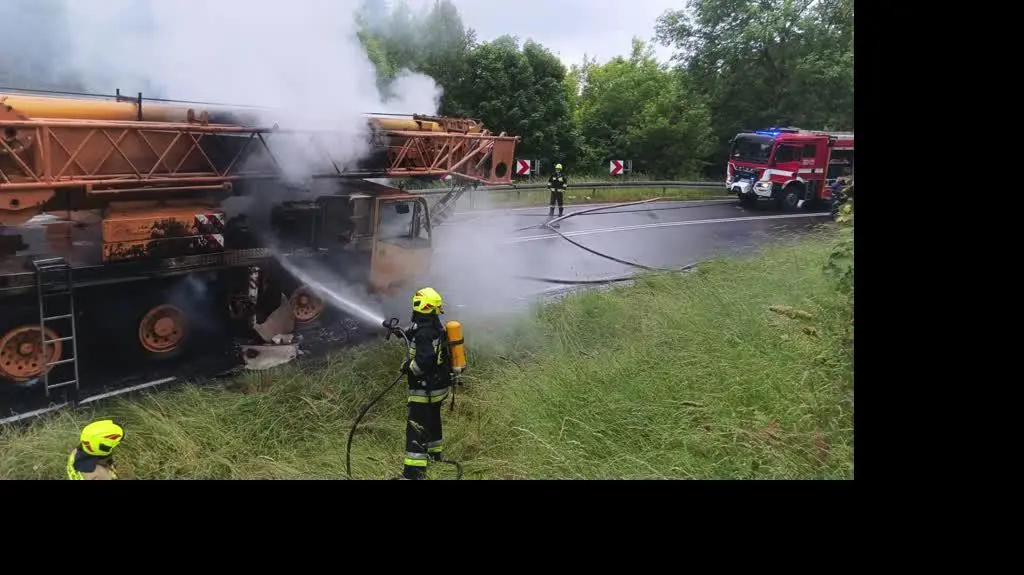 Dźwig stanął w płomieniach