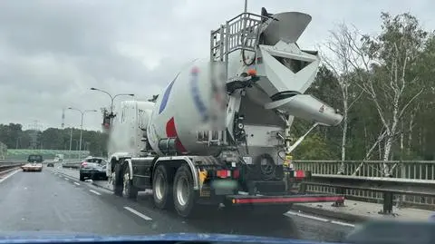 Zderzenie auta z betoniarką 