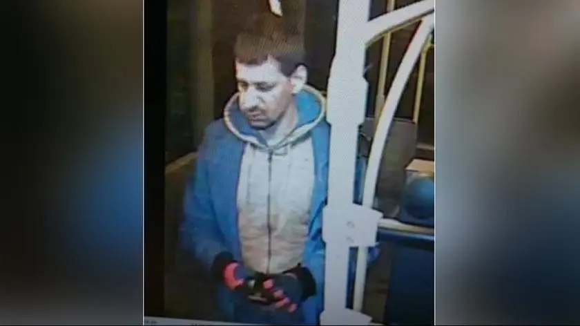 Ataki na kierowców autobusów. Policja szuka tego mężczyzny