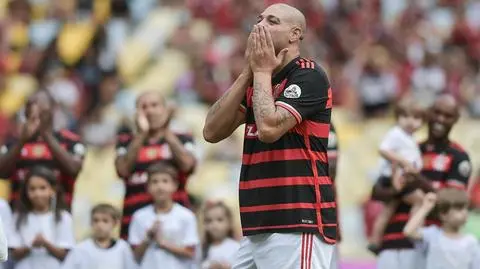 Zmarły ojciec zwrócił się do syna. Łzy na pożegnalnym meczu gwiazdy sprzed lat