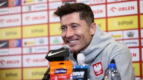 "Mam na imię Robert, gram w Barcelonie, strzelam bramki"