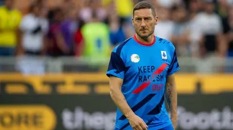 Totti głuchy na krytykę. Wylądował w Moskwie 