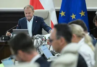 Jak Polacy oceniają rząd i premiera. Sondaż