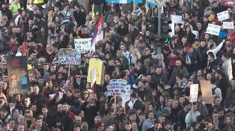 Trzy miesiące od katastrofy w Nowym Sadzie. Protestujący zablokowali trzy mosty