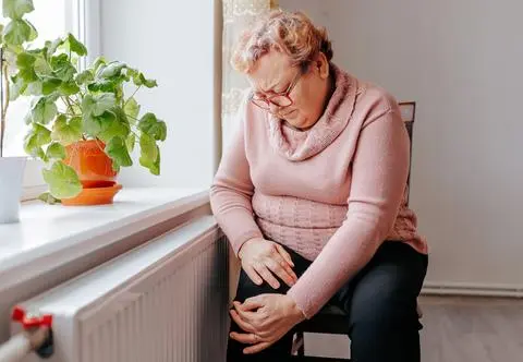 Często nie widzą w tej chorobie problemu, a mogą i powinni ją leczyć. Seniorzy i otyłość 