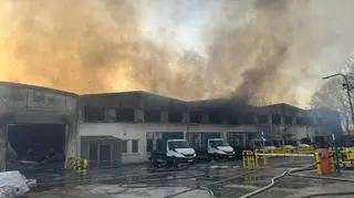 Pożar hali makulatury