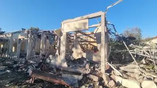 Skutki ataku z powietrza junty na szpital w zachodniej Mjanmie