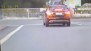 Jechał za szybko, później uciekał przed policjantami. Nagranie