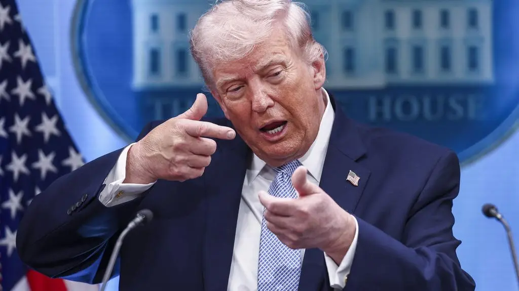 Papież apeluje po "nieakceptowalnym" wpisie Trumpa 