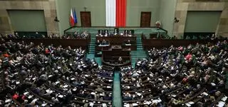 "Fatalny spektakl" w Sejmie. "Wygrali ci, którzy z ciemnych interesów czerpią zyski"