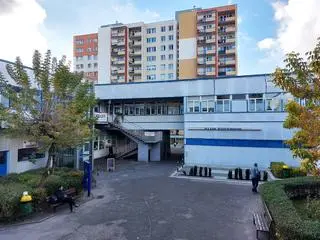 Pawilon, w którym mieści się klub Kopernik i administracja osiedla