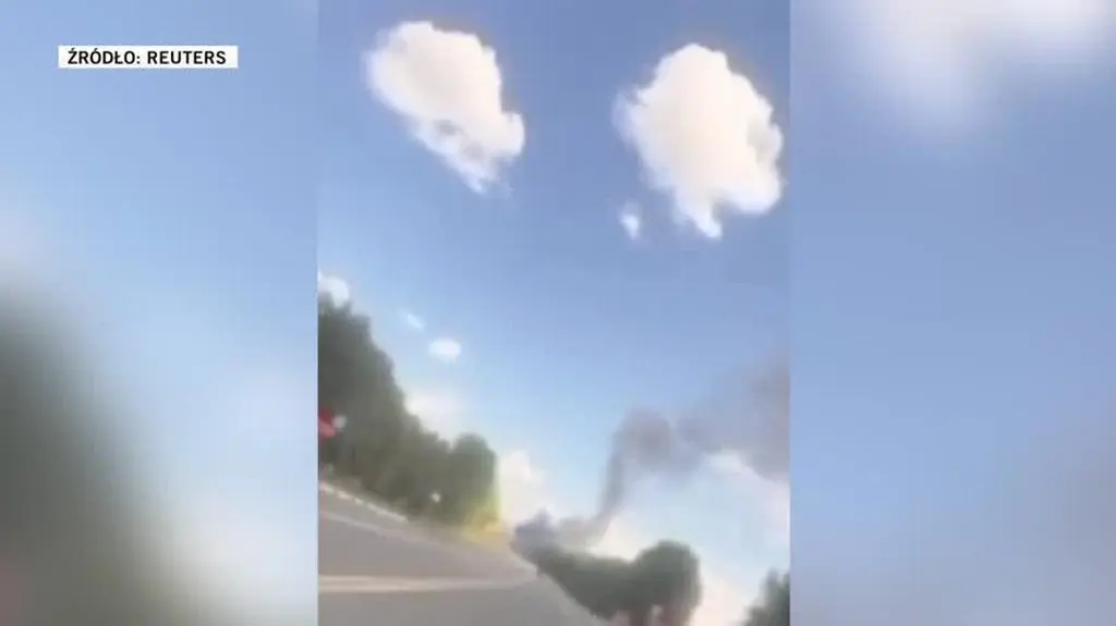 fighter jets flying over