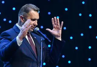 NIK: Czarnek nielegalnie przyznał 6 milionów złotych. A to niejedyny problem z willą plus