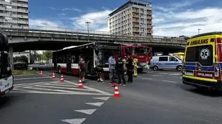 Samochód nie ustąpił pierwszeństwa autobusowi