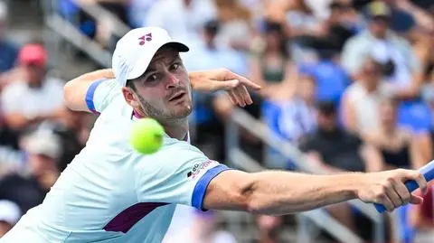 Hurkacz dramatyczną wygraną okupił dużym bólem