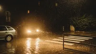 Noc pod znakiem alarmów. Także czerwonych